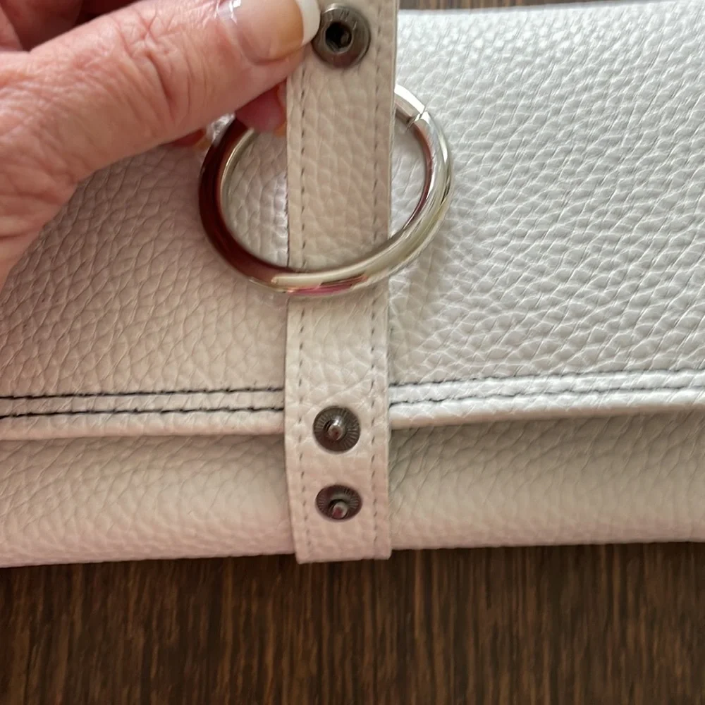 TRAVEL JEWELRY CASE /ORGANIZER, CREAM WITH SILVERTONE HARDWARE EXPANDABLE